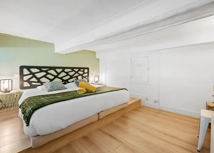 Апартаменты Spacieux Loft & Central- Vieux