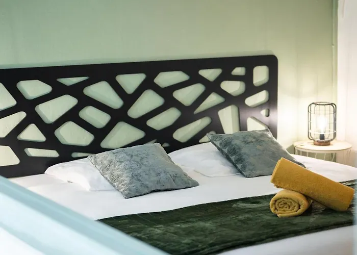 Spacieux Loft & Central- Vieux Апартаменты Ницца
