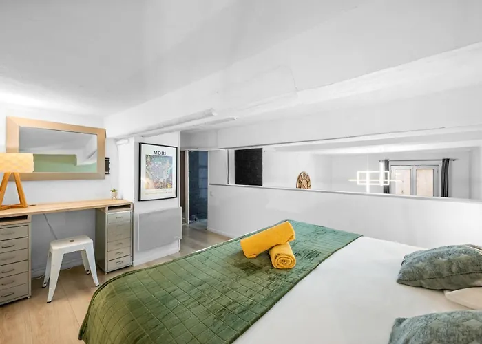 Spacieux Loft & Central- Vieux Апартаменты